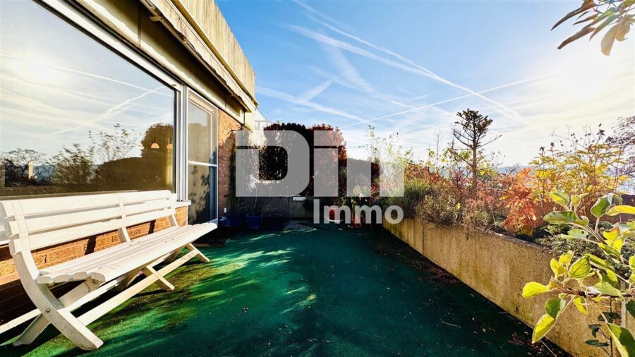 Barrierearme Terrassenwohnung mit Schwimm / Spa-Saunabereich, Garage in gesuchter Lage - Dachterrasse mit Markise